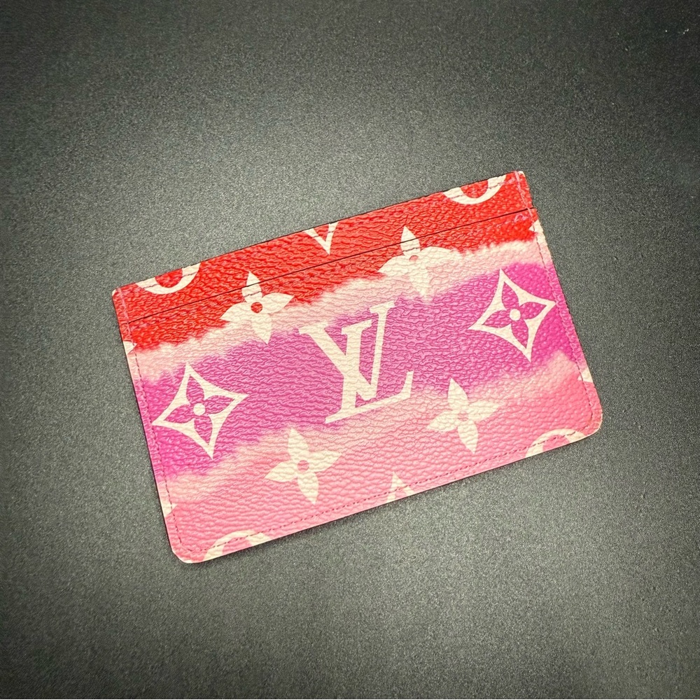 LOUIS VUITTON Card Holder Rouge LV Escale Canvas (Pink)
